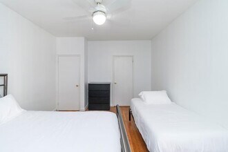 250 E 82nd St in New York, NY - Building Photo - Building Photo