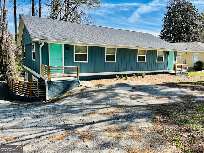 3329 Burk Dr