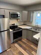 16 Bower St, Unit #3 split lvl one bedroom in Bangor, ME - Building Photo - Building Photo