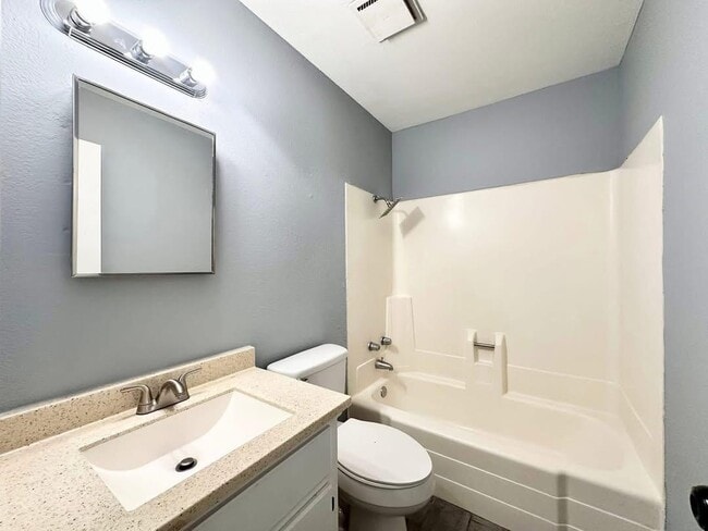 Maple Manor Apartments in McAllen, TX - Building Photo - Building Photo