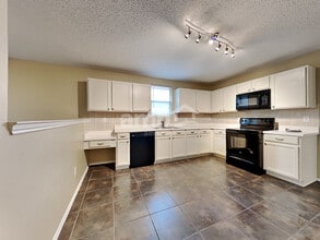 1953 Ramada Trl in Justin, TX - Building Photo - Building Photo