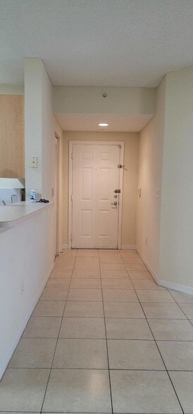 5032 Lantana Rd, Unit 2105 in Greenacres, FL - Building Photo - Building Photo