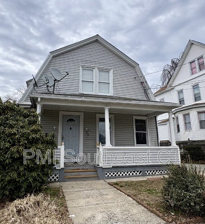 50 Montauk Ave in New London, CT - Building Photo