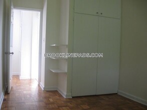 250 Independence Dr in Chestnut Hill, MA - Building Photo - Building Photo