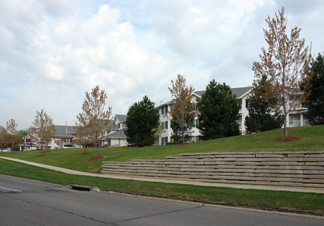 Holiday Alexis Gardens in Toledo, OH - Foto de edificio - Building Photo