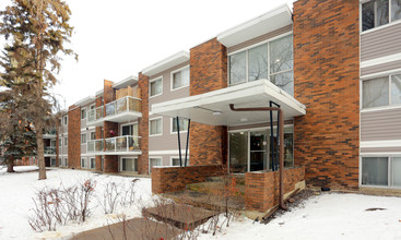 McCam 3 Apartments in Edmonton, AB - Building Photo - Building Photo
