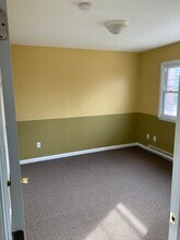 40 Donna Dr, Unit B1 in New Haven, CT - Building Photo - Building Photo
