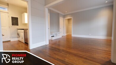 736 W Addison St, Unit 746-3S in Chicago, IL - Foto de edificio - Building Photo