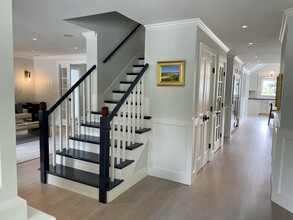 1 Pochick Ave in Nantucket, MA - Foto de edificio - Building Photo