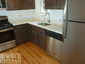 2934 W Palmer St, Unit S in Chicago, IL - Building Photo