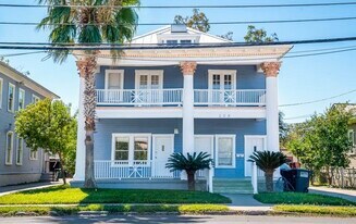 208 E Arsenal, Unit 1 in San Antonio, TX - Building Photo