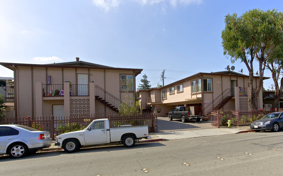 3564-3566 Rolison Rd in Redwood City, CA - Building Photo