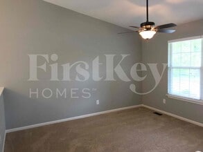 66 Chip Dr in O'Fallon, MO - Foto de edificio - Building Photo