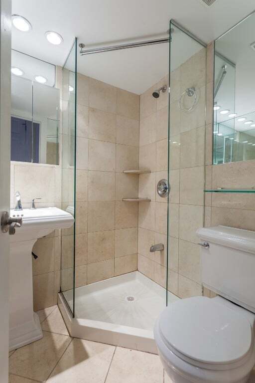 171 E 102nd St in New York, NY - Foto de edificio - Building Photo