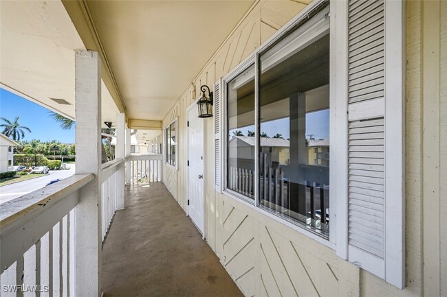 4603 Bayshore Dr in Naples, FL - Building Photo - Building Photo