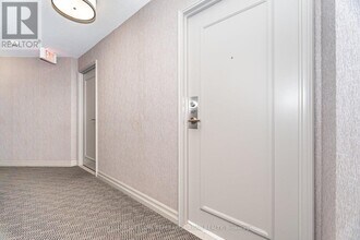 77 Maitland Pl in Toronto, ON - Building Photo - Building Photo