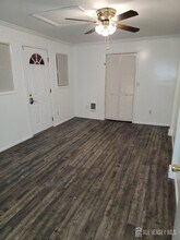 8 Scheid Dr in Sayreville, NJ - Foto de edificio - Building Photo