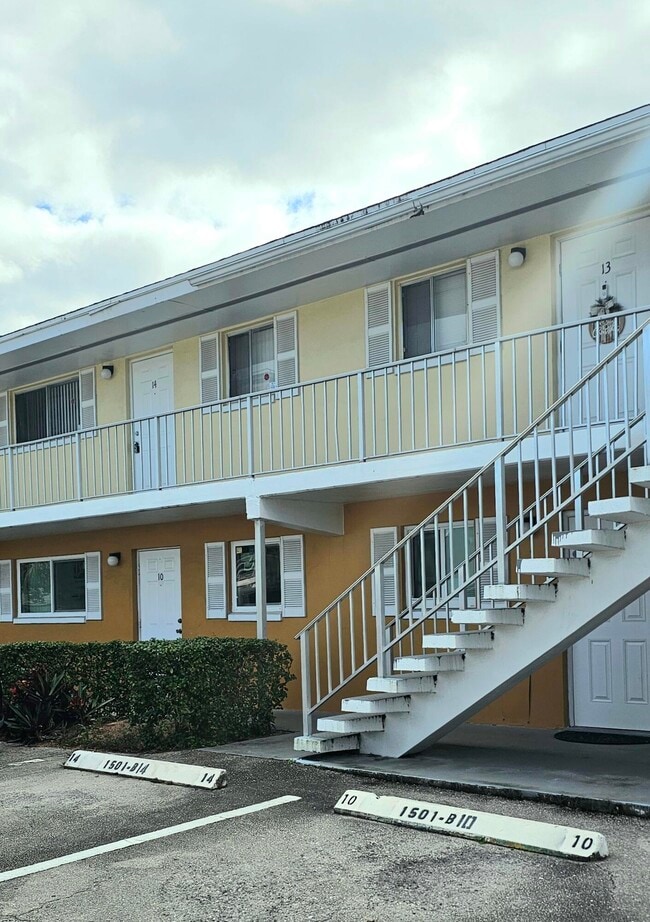 property at 1501 Crescent Cir