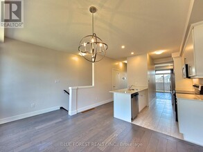 2112-2112 Meadowgate Blvd in London, ON - Building Photo - Building Photo