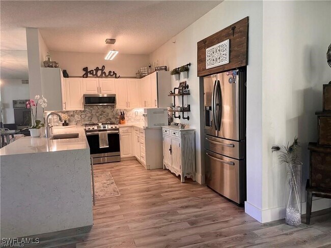 56 Silver Oaks Cir in Naples, FL - Building Photo - Building Photo