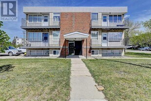 10204-10106 106 Ave. in Grande Prairie, AB - Building Photo