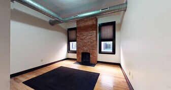 Landmark on Carson Apartments in Pittsburgh, PA - Building Photo