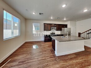 289 Cape Seville Pl in Henderson, NV - Building Photo - Building Photo