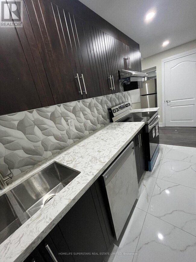 78 Circus Cres in Brampton, ON - Building Photo - Building Photo