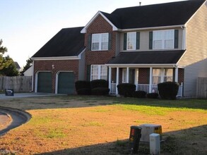 202 Red Duck Cir in Suffolk, VA - Building Photo - Building Photo