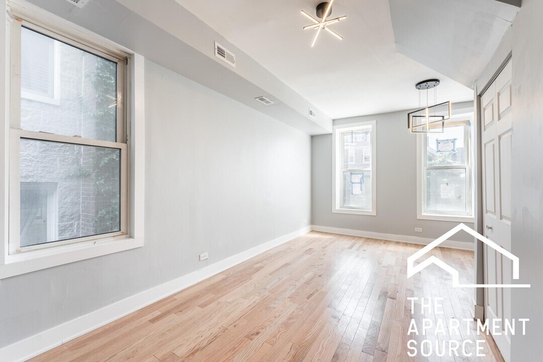 1624 W Beach Ave, Unit BF in Chicago, IL - Building Photo