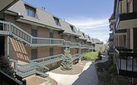 Varsity Townhouses in Boulder, CO - Building Photo - Building Photo