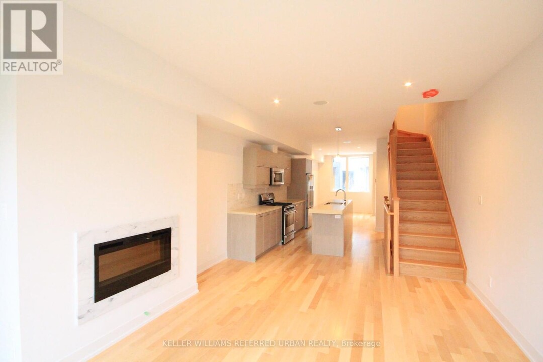 50-550 Curzon St in Toronto, ON - Building Photo