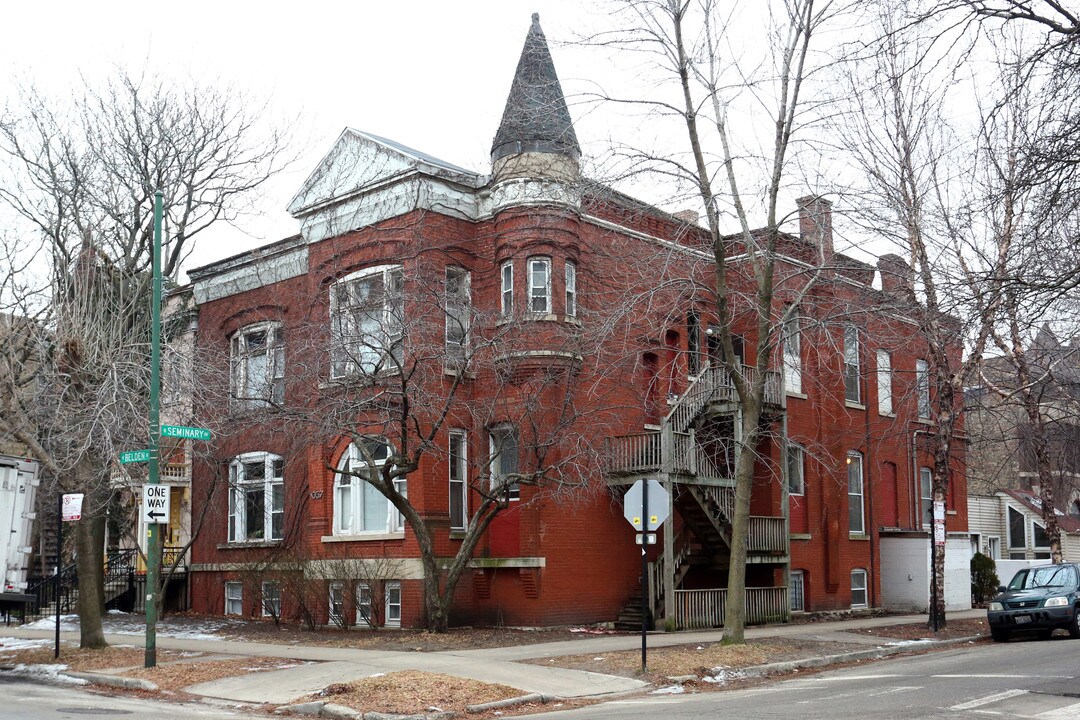 1057 W Belden Ave in Chicago, IL - Building Photo