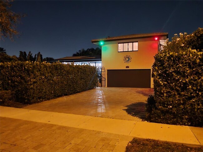 2009 Admirals Way in Fort Lauderdale, FL - Building Photo - Building Photo