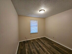 410 Deborah Ln in Pensacola, FL - Building Photo - Building Photo