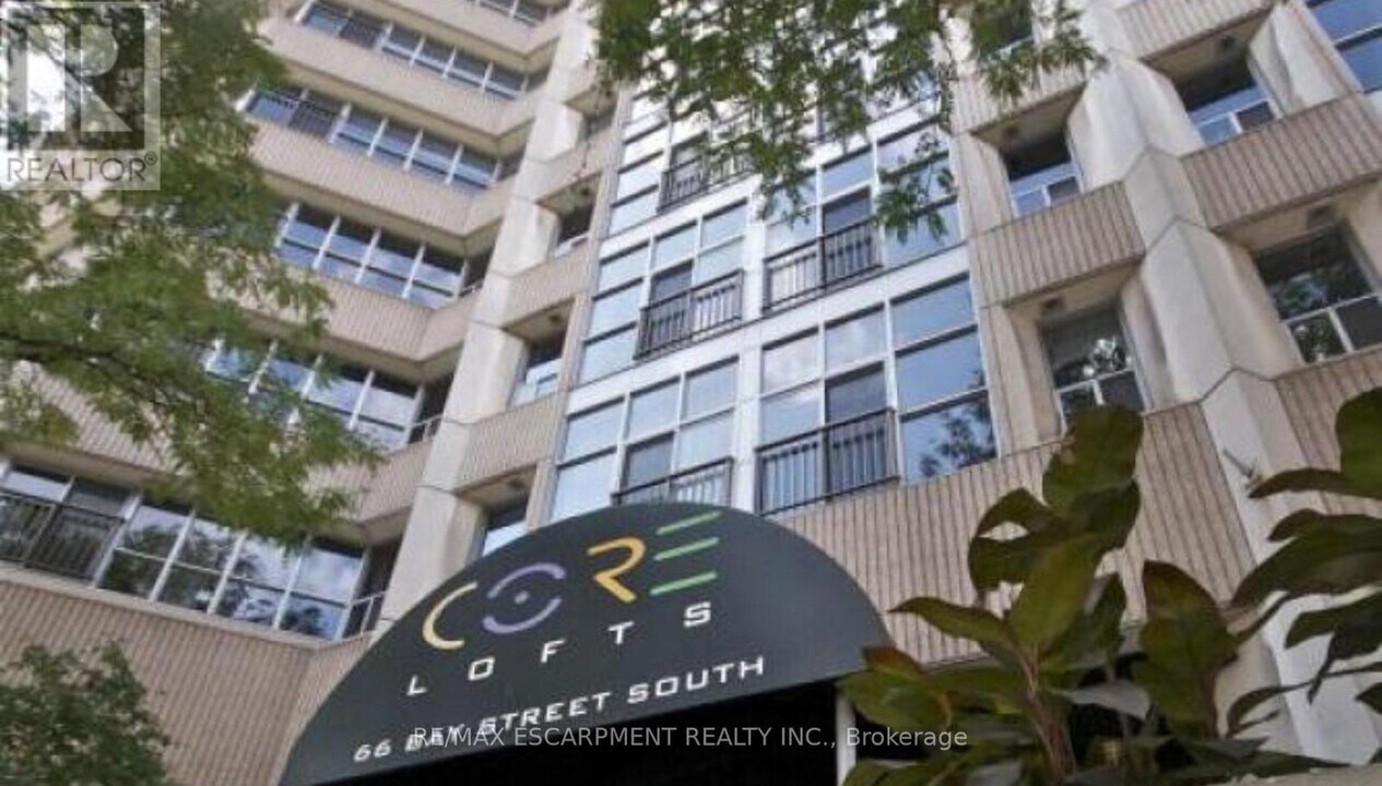 66 Bay St S in Hamilton, ON - Building Photo