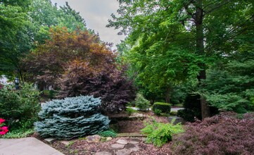 108 Jenny Lind Dr in Hendersonville, NC - Building Photo - Building Photo