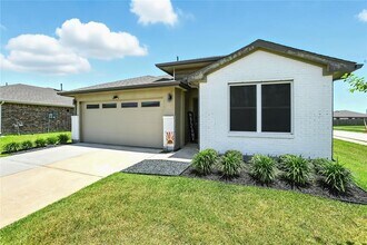 14602 Sweetwater Dr in Baytown, TX - Building Photo - Building Photo