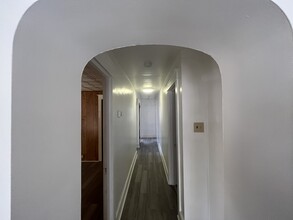1000 E Philadelphia St, Unit Upstairs Apartment in York, PA - Building Photo - Building Photo