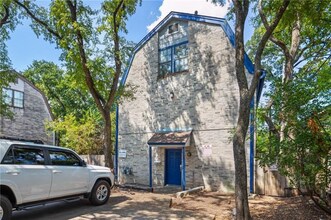 3104 Cedar St in Austin, TX - Foto de edificio - Building Photo