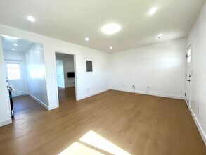 624 W 38th St in Los Angeles, CA - Building Photo - Building Photo