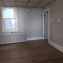 35 Manor Ave, Unit B in Millersville, PA - Building Photo - Building Photo