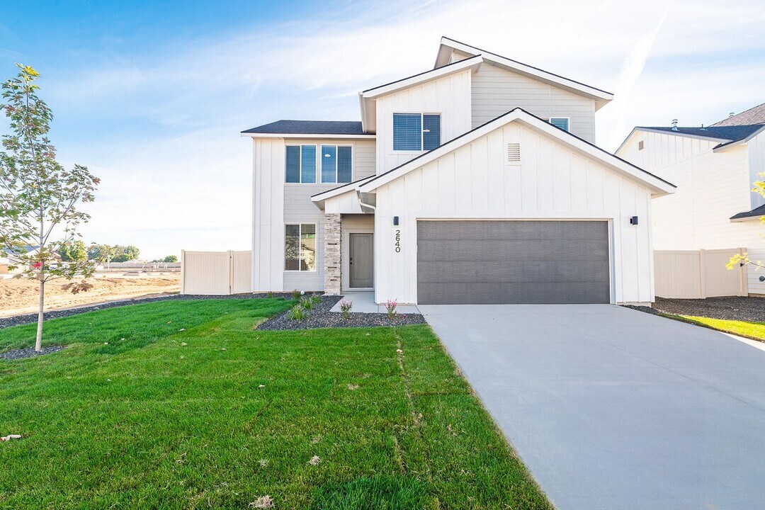 10496 W Garganey Dr in Star, ID - Building Photo