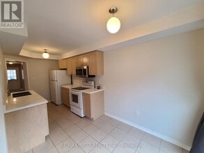 228 Coleridge Dr in Newmarket, ON - Building Photo - Building Photo