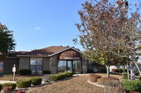Office - White River Mountain Apartamentos in Hollister, Missouri