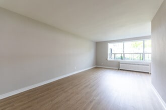 Princeton Apartments in Toronto, ON - Building Photo - Building Photo