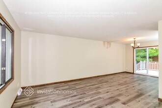 8208 Russell Ave N in Minneapolis, MN - Building Photo - Building Photo