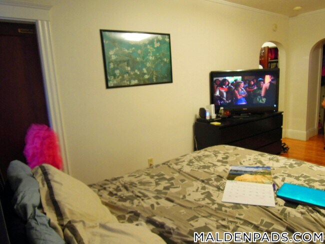 349 Pleasant St in Malden, MA - Building Photo - Building Photo