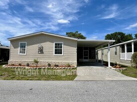 38055 Woodgate Ln in Zephyrhills, FL - Building Photo