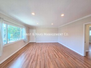 3041 E 3rd St in Long Beach, CA - Building Photo - Building Photo